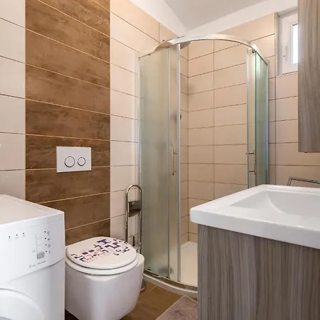 Holiday home 1 Bedroom Awesome In Rovinj